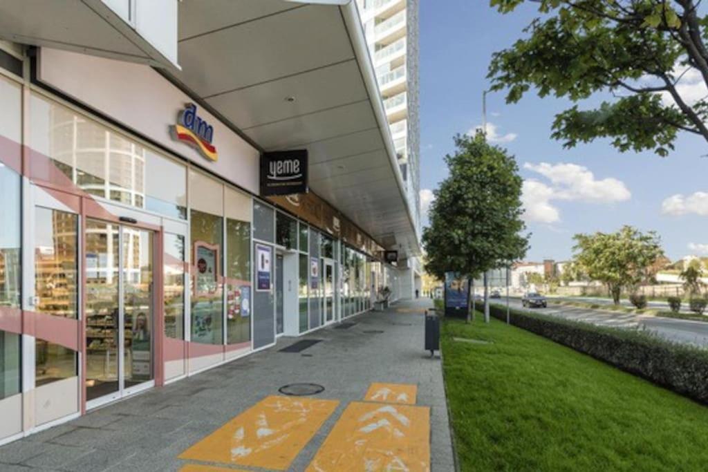 On The Danube, City Center, Free Parking Bratislava Exterior foto